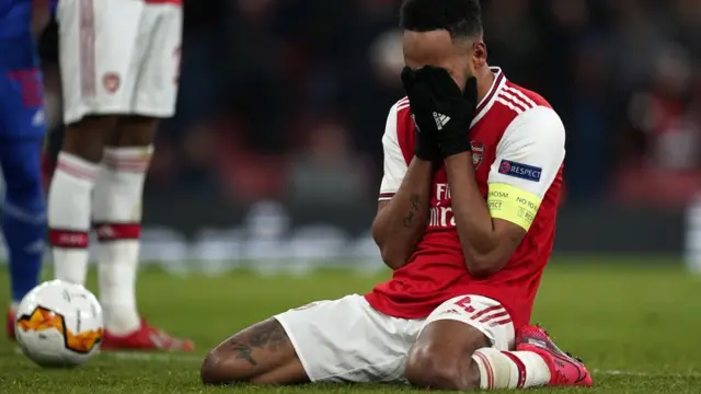 Aubameyang na-ebe akwa