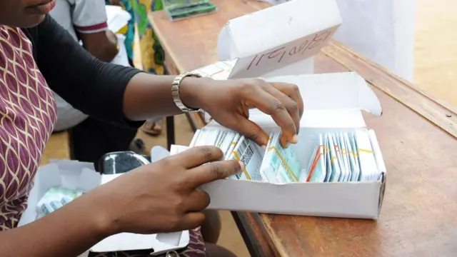 Akwụkwọ ntuliaka a na-akpọ PVC