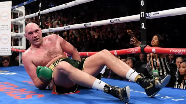 Fury aliangushwa na kurejea tena katika pambano