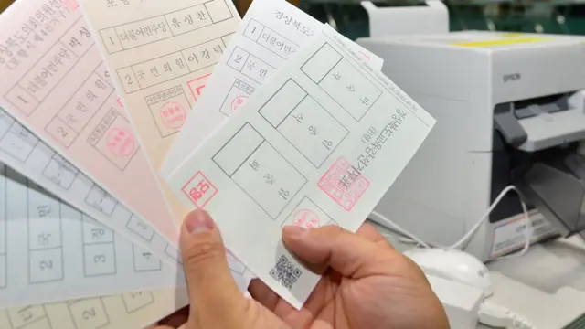 투표용지는 각각 흰색, 연두색, 청회색, 하늘색 등으로 색깔도 나눠 분류할 예정이다