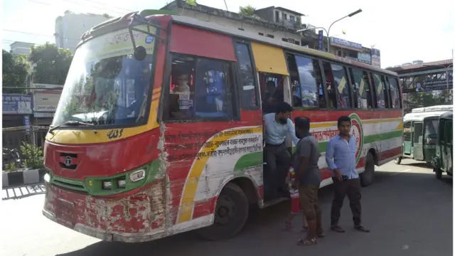 লোকাল বাসগুলো চলছে কোন ধরণের নিয়মনীতির তোয়াক্কা না করেই।