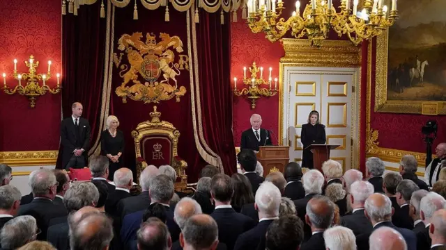 Le roi Charles III de Grande-Bretagne fait sa déclaration.