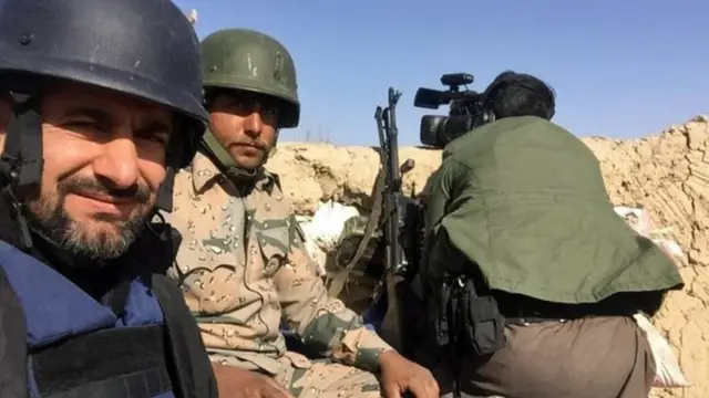 مراسل بي بي سي على إحدى مناطق القتال الساخنة حيث تتصارع فصائل مسلحة بينها تنظيم الدولة