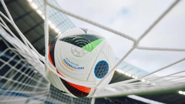 FUSSBALLLIEBE