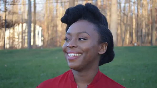 "Eu queria um mundo onde nós pudéssemos criar crianças sem pensar em gênero", disse Adichie