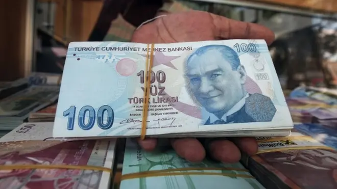 Nilai tukar Lira Turki terhadap dollar AS terus merosot.