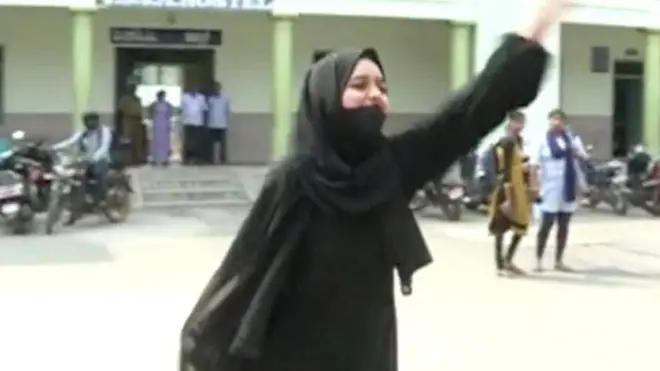 Video Muskaan Khan meneriaki sekelompok pemuda menjadi viral.