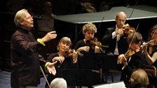 John Eliot Gardiner conducts Bach Mass in B Minor at the 2004 BBC Proms