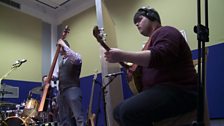 Sesiwn Jamie Smith's Mabon ar gyfer Sesiwn Fach.