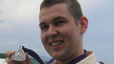 Gyda'r Tlws