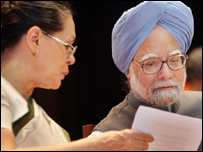 मनमोहन सिंह और सोनिया गांधी 