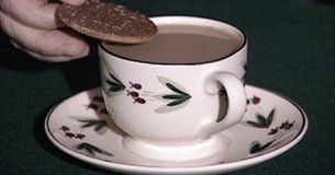 T&eacute; con galletas.