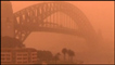 Ponte no porto de Sydney coberta pela areia
