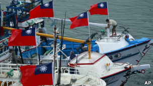 前往釣魚島抗議的台灣漁船