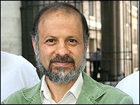 اکبر گنجی 