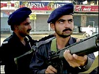پولیس اہلکار(فائل فوٹو)