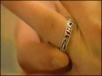 _42410916_ring_203.jpg