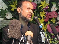 اکبر گنجی 