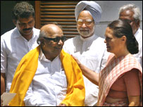 सोनिया गांधी, मनमोहन सिंह और करुणानिधि