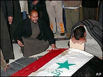 سوگواری بر قبر صدام حسين
