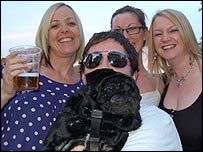 Fans toast farewell