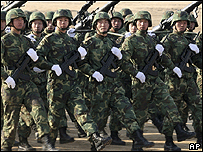 Soldados chineses