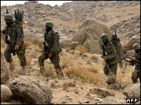 نیروهای ارتش افغانستان در بیرون موسی قلعه
