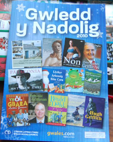 Clawr y cyhoeddiad