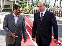 Mahmoud Ahmadinejad e Vladimir Putin